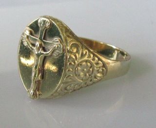 Vintage 9ct Yellow Gold Christ On The Cross Oval Signet Ring Size X (8.  8g)