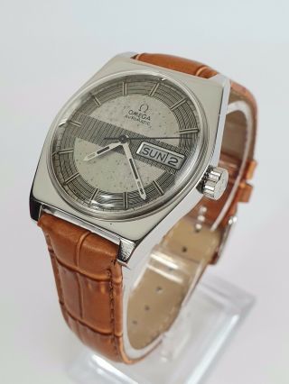 Outstanding 1970 Vintage Omega Geneve Day Date Cal.  750 Watch,  Rare Dial / Model