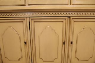 Vintage Stanley glazed white French provincial china cabinet 5