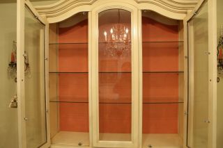 Vintage Stanley glazed white French provincial china cabinet 6