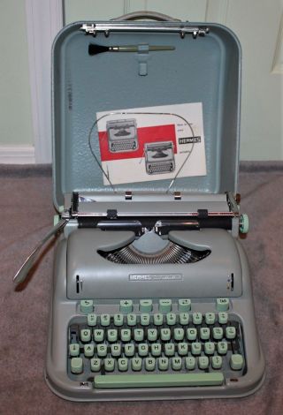 Vintage Hermes 3000 Typewriter W/case Sweet