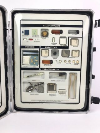 Vtg Identification Kit Police School Drug Education RARE Display Briefcase 5