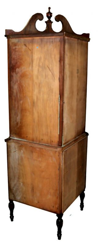 Vintage Rockford Furniture Co.  Mahogany Chippendale Corner Cabinet 3