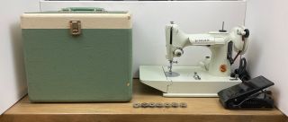 Vintage Singer 221k Featherweight Sewing Machine