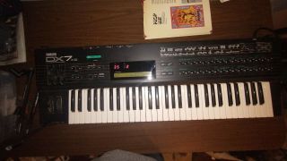 Yamaha DX - 7 II FD Keyboard Analog Synthesizer classic Vintage old school 2