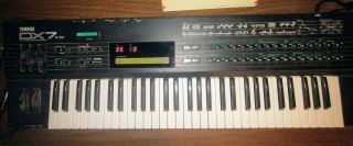 Yamaha DX - 7 II FD Keyboard Analog Synthesizer classic Vintage old school 4