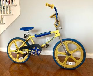 Vintage Huffy Pro Thunder Bmx Bike 1982 Mags Wheels Old School Yellow Racing