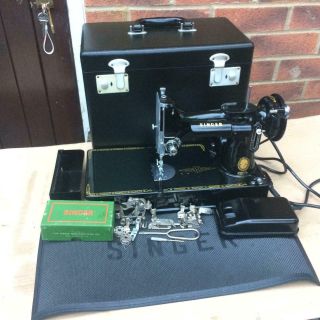 Vintage Singer 221k Portable Featherweight Sewing Machine With Accessories