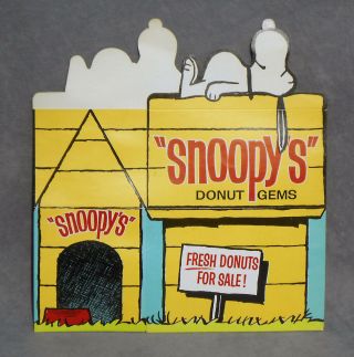 Vintage Snoopy Dog House Donut Box Schulz Dolly Madison Peanuts Food Advertising