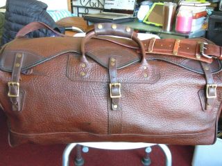Vintage J.  W.  Hulme Co.  Extra Large Brown Leather Duffle Bag Luggage 27