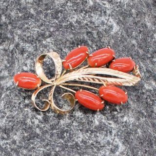 18k Yellow Gold Vintage Red Coral Leaf Scroll Brooch