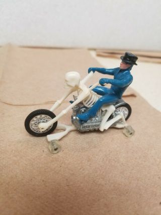 Vintage Hot Wheels Rumblers Bone Shaker With Rider Hat Track Wheels