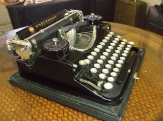 1930s Underwood 4 Bank Vintage Typewriter With Glass Key Tops & Wooden Cary Case 3