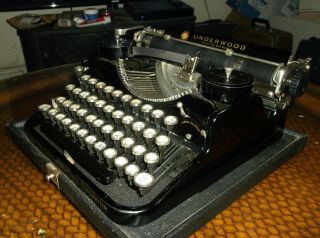 1930s Underwood 4 Bank Vintage Typewriter With Glass Key Tops & Wooden Cary Case 4