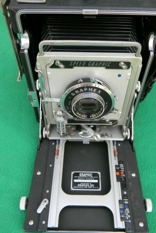 Vintage 4X5 Speed Graphic Camera With Case 2