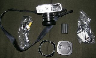vtg LEICA Digilux2 camera 5.  0MP,  w/RAW capability.  7 - 22mm SUMMICRON.  ORIG BOX, 5