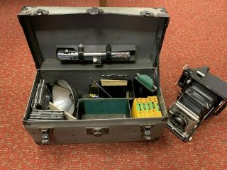 VINTAGE GRAPHEX CROWN GRAPHIC CAMERA WITH ACCESSORIES,  135 Mm 4.  7 Lens,  And Case 4