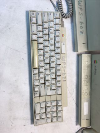Vintage Apple IIGS Computer With KB/Monitor/Floppy Drives J2628 5