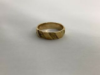 Vintage 18 Carat Yellow Gold Band Ring Size P 5 Grams Bark Effect 1970s 2