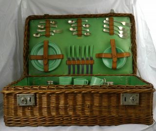 Vintage Abercrombie & Fitch Wicker Picnic Basket Complete With 2 Handles 1930 