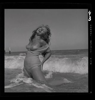 1954 Bunny Yeager Pin - up Camera Negative Topless Beauty Frolics In Surf NR Orig. 2