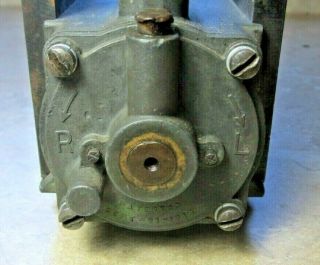 Antique Vntg.  John Deere 1 1/2 - 3 - 6 HP Hit Miss Engine Magneto Good Spark W/Gear 4