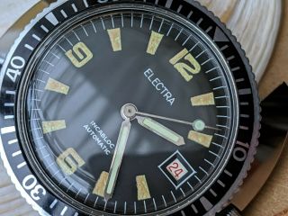 Near Nos Vintage Electra Diver W/all Ss Case,  Roulette Date Wheel,  Runs Strong
