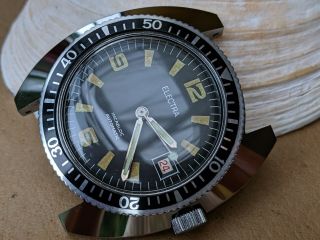 Near NOS Vintage Electra Diver w/All SS Case,  Roulette Date Wheel,  Runs Strong 5