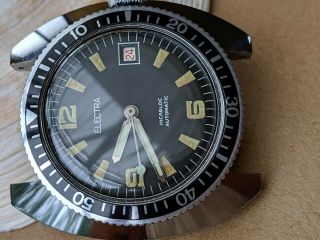 Near NOS Vintage Electra Diver w/All SS Case,  Roulette Date Wheel,  Runs Strong 6