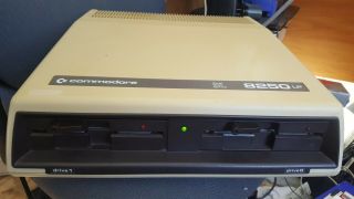 Ultrarare Vintage Commodore 8250lp Dual Floppy Drive - Powers On