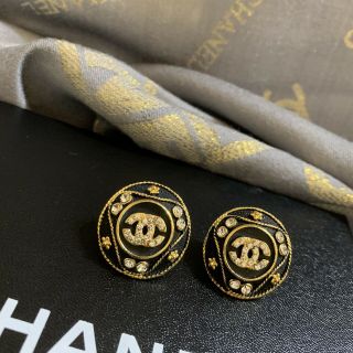 Authentic Vintage Chanel Cc Logo Clip On Earrings Gold Plated.