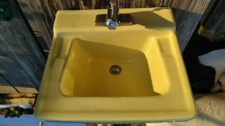 VINTAGE AMERICAN STANDARD YELLOW BATHROOM SINK 19 X 21 Sink w/ Faucet price only 3