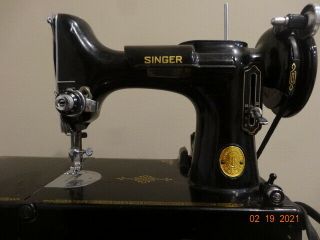 Vintage Singer Featherweight Portable Electric Sewing Machine 221. 2