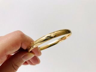 Vtg R&d 14k Yellow Gold Florentine Etched Hinged Bangle Bracelet 7.  75 " 6mm 8g