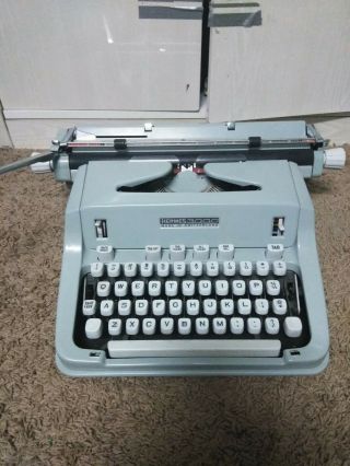 Vintage 1963 Hermes 3000 Seafoam Portable Typewriter w/ Travel Case 4