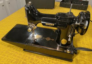 Vintage Singer Featherweight Sewing Machine W/case & Keys Serial Ah128594