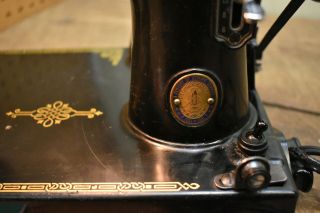 Vintage Singer 221K Featherweight Sewing Machine 4