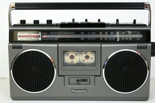 Panasonic Rx - 5040 Am - Fm Vintage Cassette Boombox.  Minty.  Video
