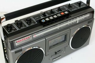 Panasonic RX - 5040 AM - FM Vintage Cassette Boombox.  Minty.  Video 6