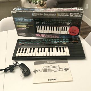 Vintage Yamaha Portasound Vss - 30 Electronic Keyboard 32 Keys Tested/works