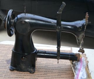 Vintage Industrial Singer 17 - 23 Leather Sewing Machine Or Restoring