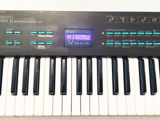 YAMAHA DX - 21 Vintage FM Synthesizer.  Made in JAPAN - 1984 and Sounds Great 3