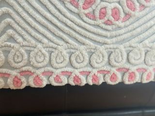 Fabulous vintage pink floral chenille king - size bedspread bed cover heart detail 5