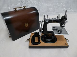 Singer K - 20 20 Vintage Antique Mini Toy Sewing Machine With Dome Case