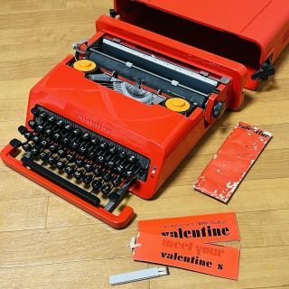 Vintage Olivetti Valentine 