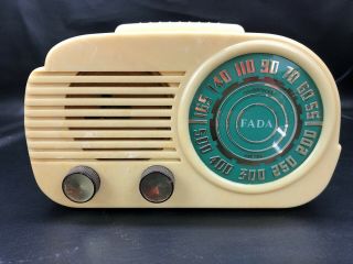 Vintage Fada Radio Model 845