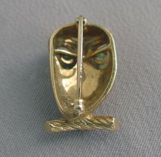 Vintage 14K Yellow Gold Florentine Finish OWL PIN Brooch with Peridot Eyes 4