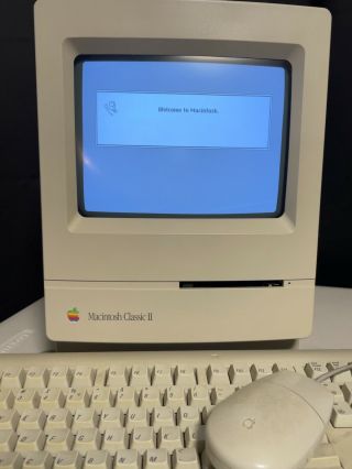 Vintage Apple Macintosh Classic Ii M4150 Computer - Recapped - W/keyboard,  Mouse