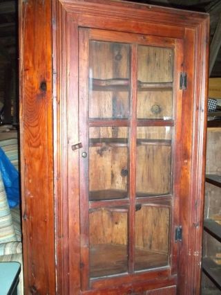VINTAGE EARLY COLONIAL STYLE GLASS DOOR Hand Crafted COUNTRY CORNER CUPBOARD 3