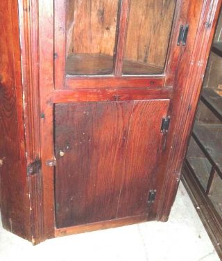 VINTAGE EARLY COLONIAL STYLE GLASS DOOR Hand Crafted COUNTRY CORNER CUPBOARD 4